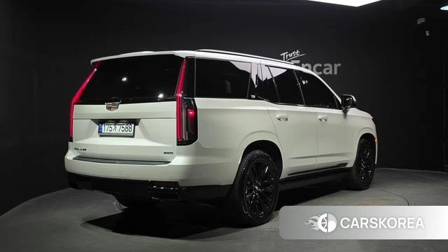 Cadillac Escalade 5th Generation 2024 Белый из Кореи