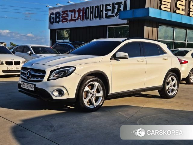 Mercedes-Benz GLA-Class X156 2019 Белый из Кореи