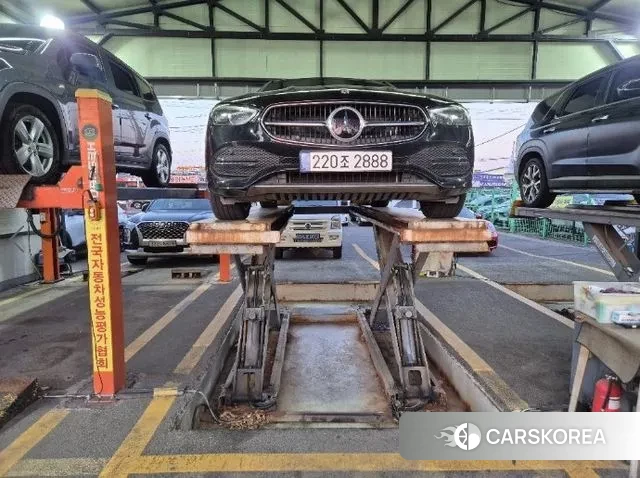 Mercedes-Benz C-Class W206 2022 Черный из Кореи