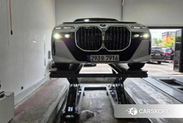 BMW 7 Series (G70) 2024 Белый из Кореи