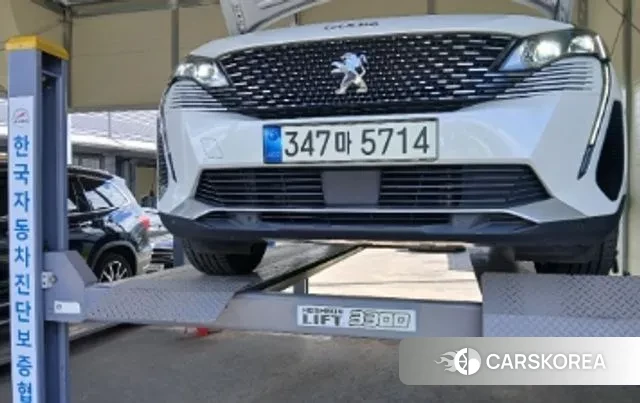 Peugeot 5008 second generation 2021 Белый из Кореи