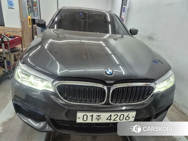BMW 5 Series (G30) 2018 Серый из Кореи