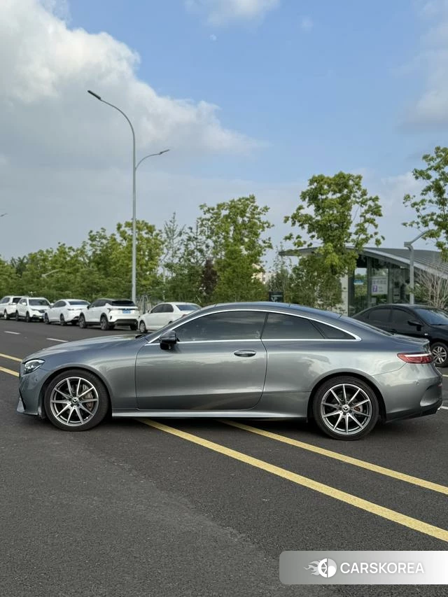 Mercedes-Benz E-class (imported) 2021 Темно-серый из Китая