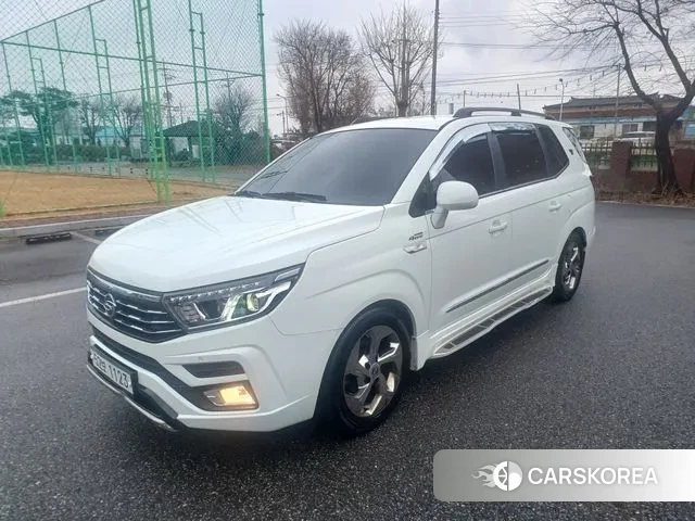 Ssangyong Korando Turismo 2018 Белый из Кореи
