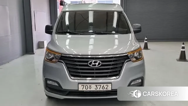 Hyundai The New Grand Starex 2018 Серебристо-серый из Кореи