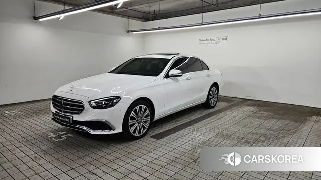 Mercedes-Benz E-Class W213 2023 Белый из Кореи