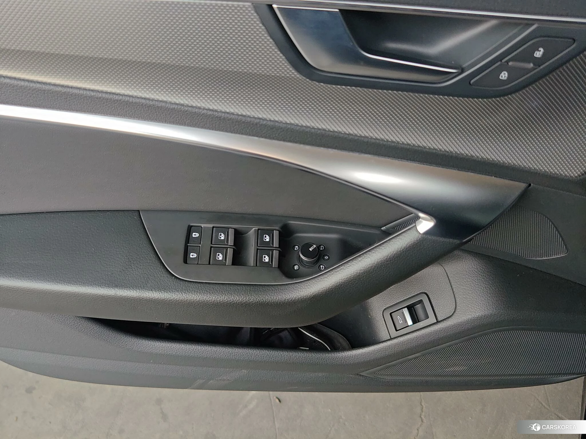 Audi A6L 2020 Черный из Китая