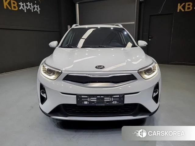 Kia Stonic 2020 Белый из Кореи