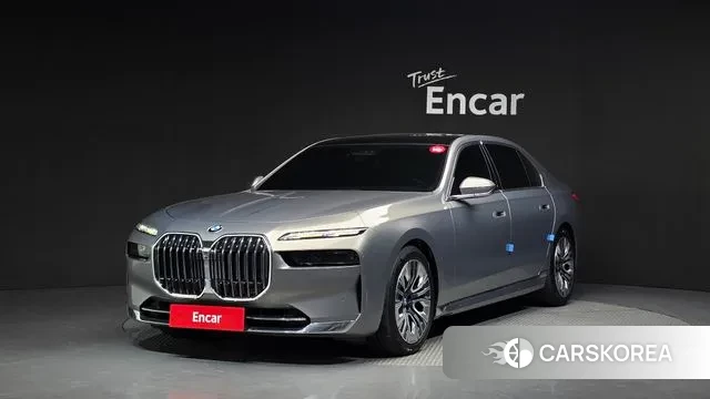 BMW 7 Series (G70) 2023 Серебристо-серый из Кореи