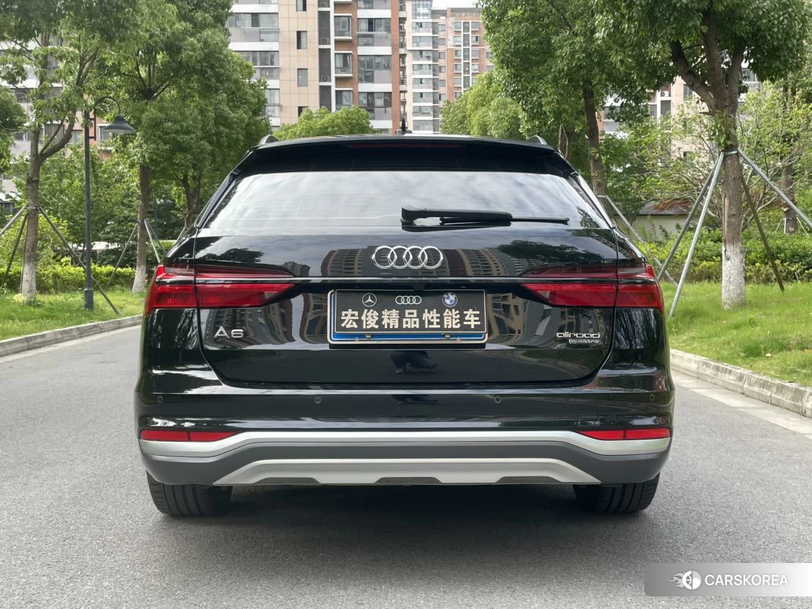 Audi A6 (import) 2022 Черный из Китая