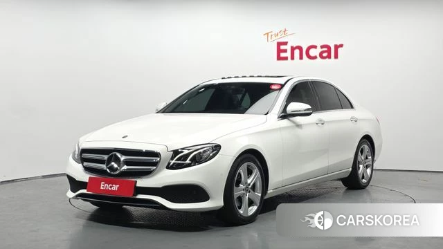 Mercedes-Benz E-Class W213 2018 Белый из Кореи