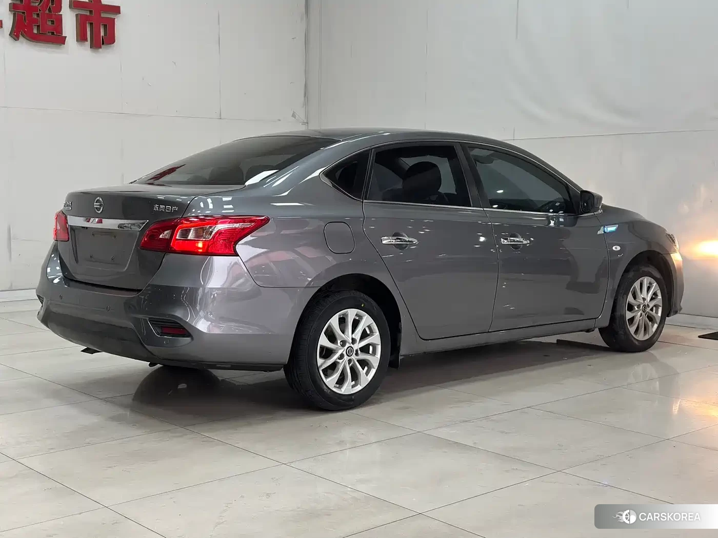 Nissan Sylphy 2022 Silver/gray из Китая