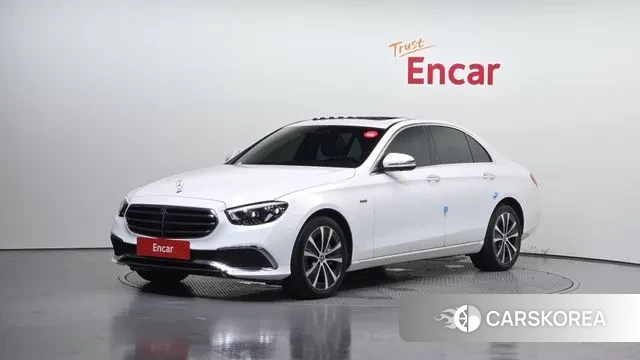 Mercedes-Benz E-Class W213 2021 Белый из Кореи