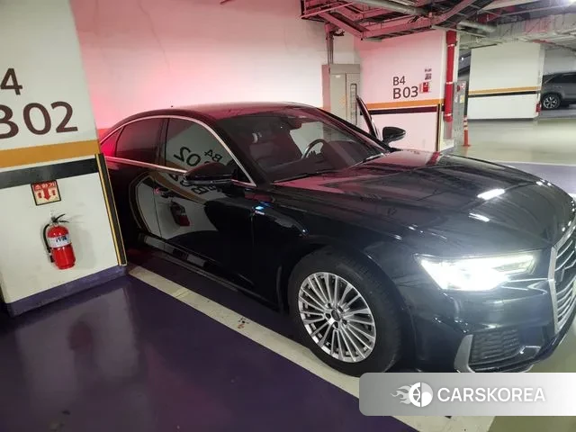 Audi A6 (C8) 2020 Черный из Кореи