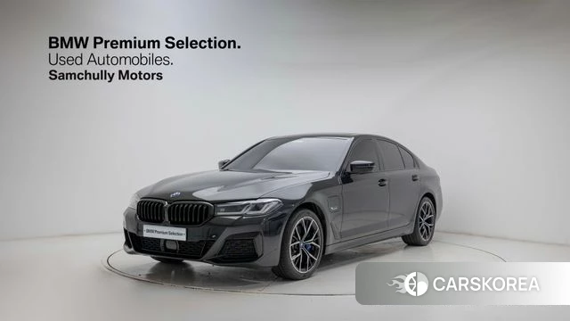 BMW 5 Series (G30) 2023 Черный из Кореи