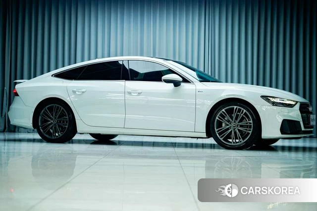 Audi A7 2023 Белый из Китая