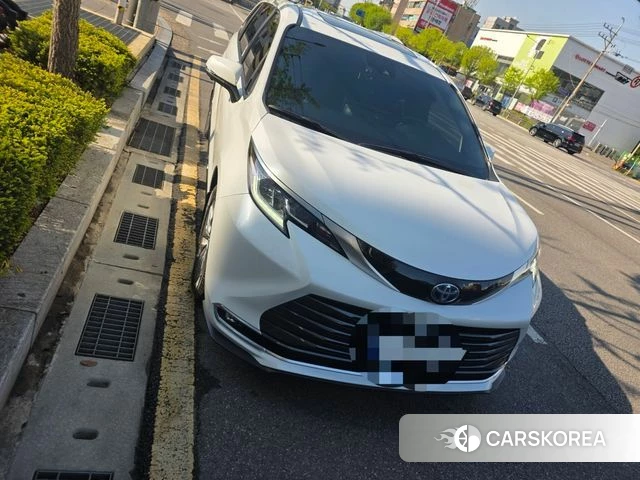 Toyota Sienna 4th Generation 2025 Белый из Кореи