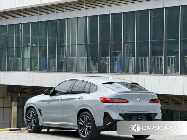 BMW X4 M 2022 Темно-серый из Китая