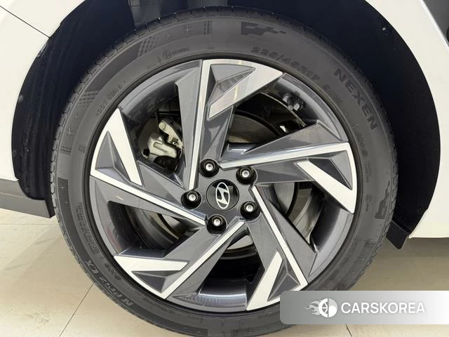 Hyundai Elantra 2023 Белый из Китая