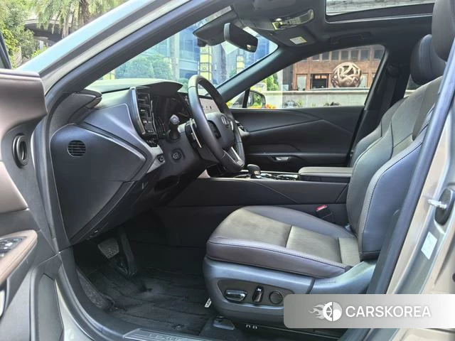 Lexus RX 2024 Серебристо-серый из Китая