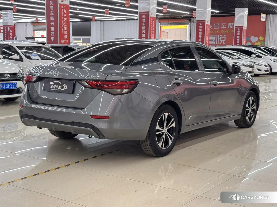 Nissan Xuan Yi 2021 Темно-серый из Китая