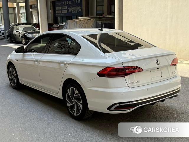 Volkswagen Bora 2023 Белый из Китая