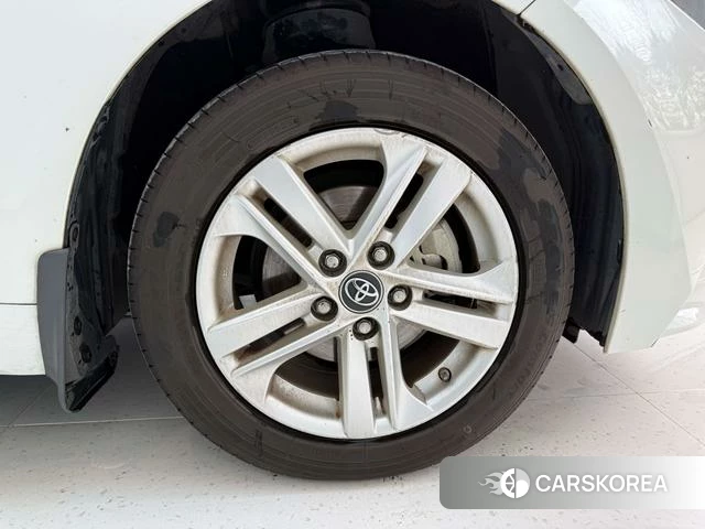 Toyota Lei Ling 2019 Белый из Китая