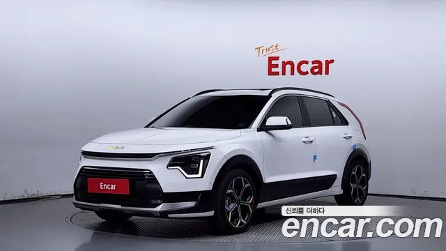 Kia Di Ol Nu Niro 2023 Белый из Кореи