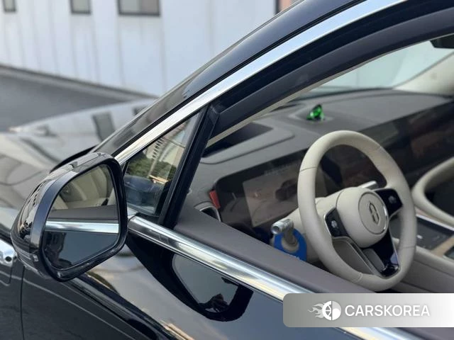 AITO Ask the world M9 2025 Черный из Китая