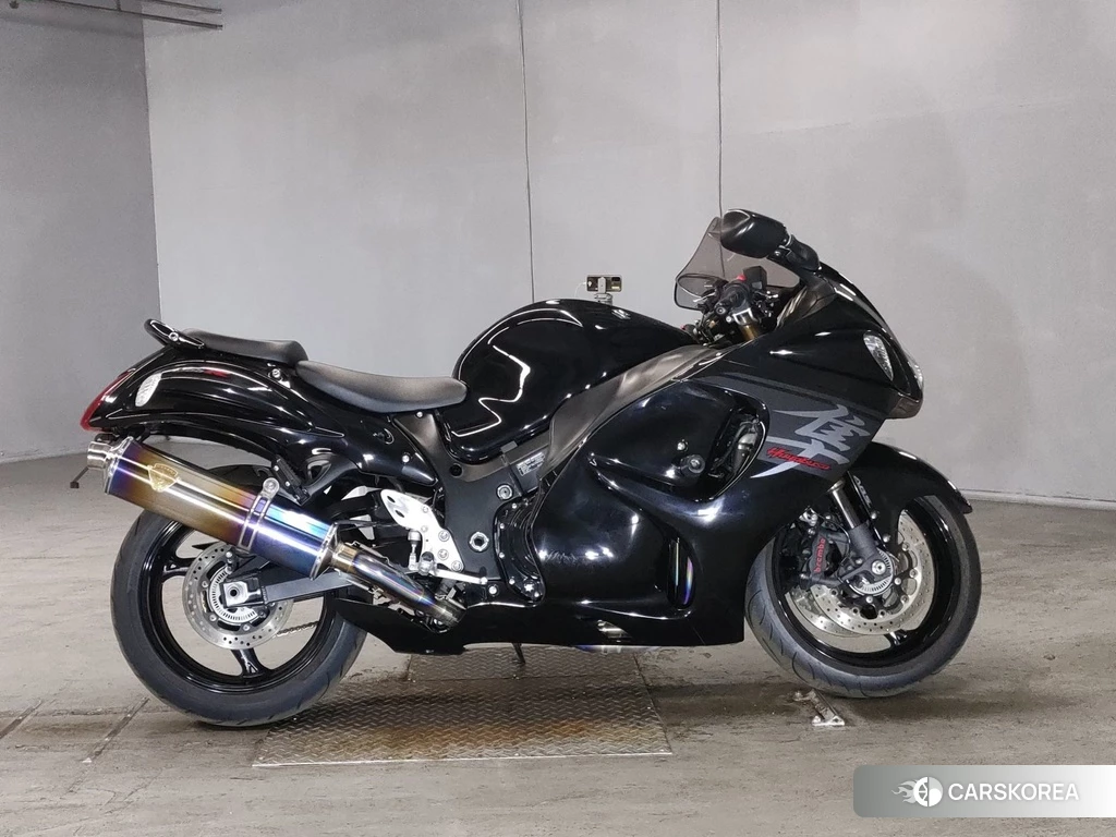 Проданный Suzuki GSX1300R HAYABUSA 2017 из Японии