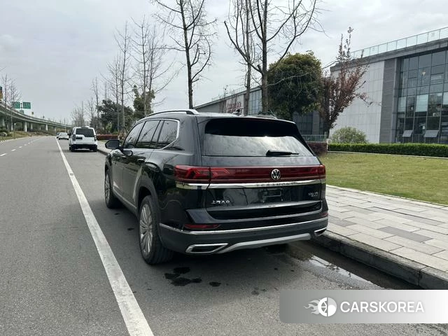 Volkswagen Tourang 2023 Черный из Китая