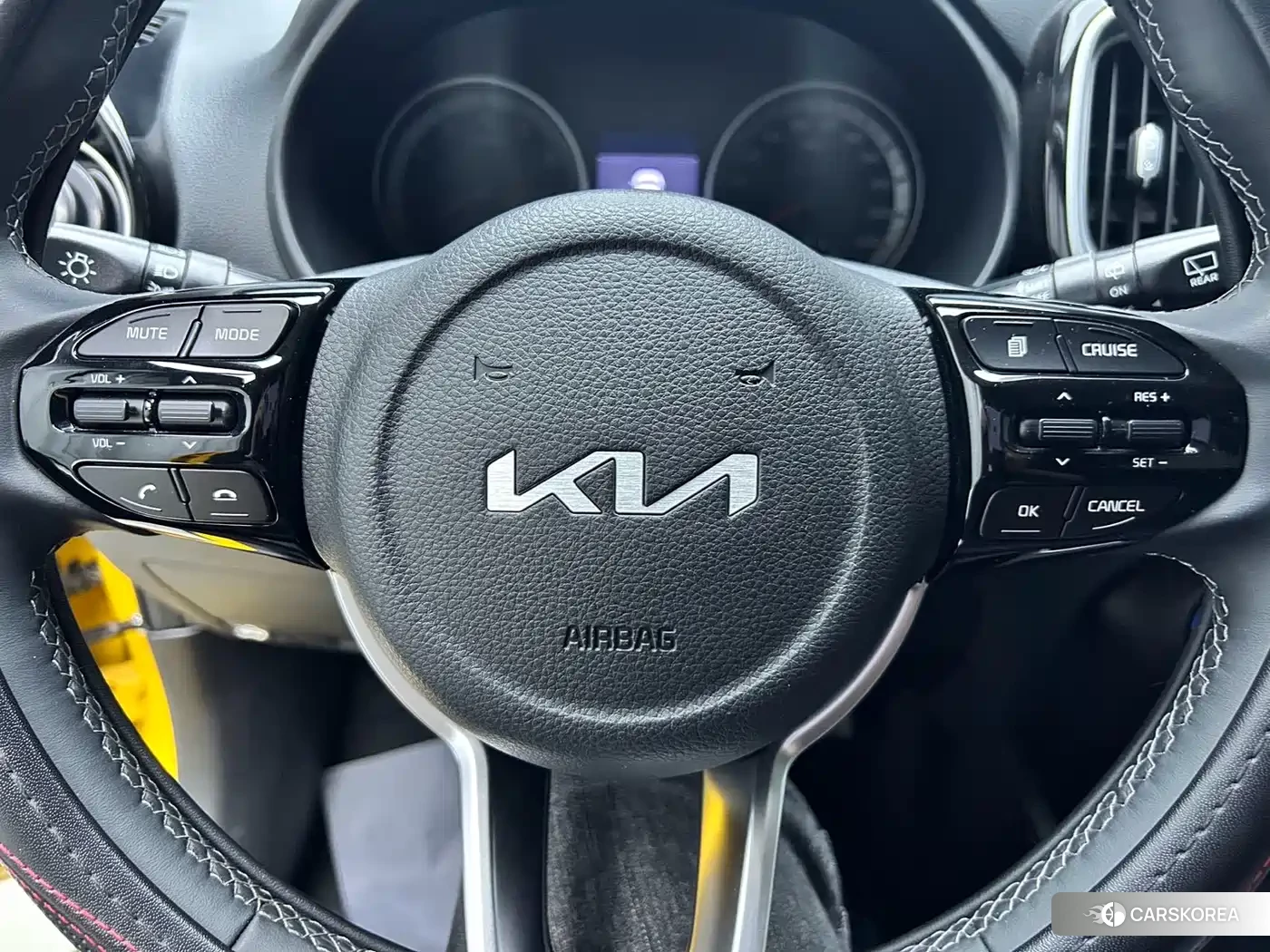 Kia KX1 2023 Yellow/orange из Китая