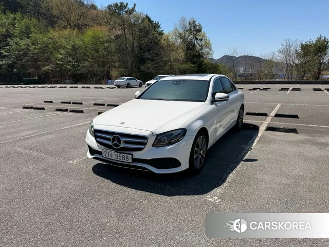 Mercedes-Benz E-Class W213 2019 Белый из Кореи