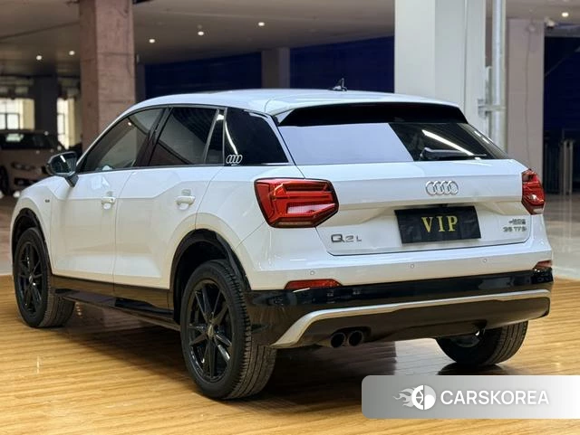 Audi Q2L 2019 Белый из Китая