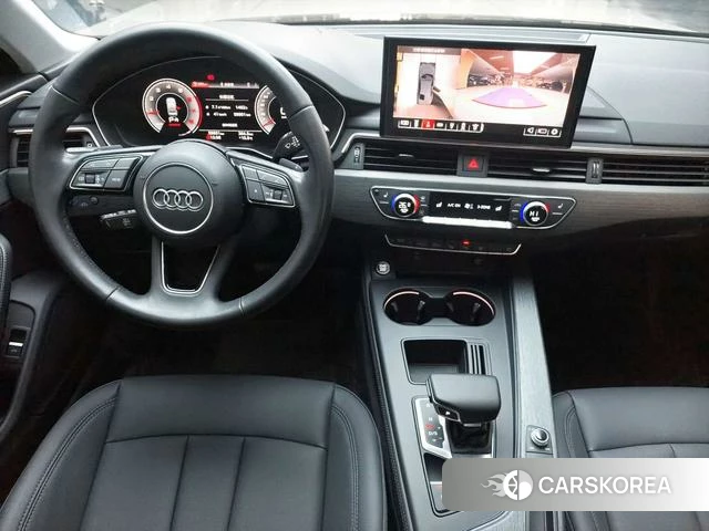 Audi A4L 2022 Темно-серый из Китая