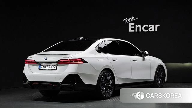 BMW 5 Series (G60) 2025 Белый из Кореи