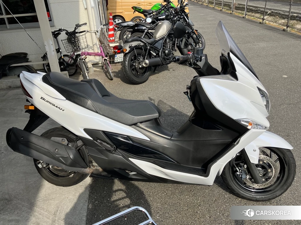 Проданный Suzuki BURGMAN 400 2017 из Японии