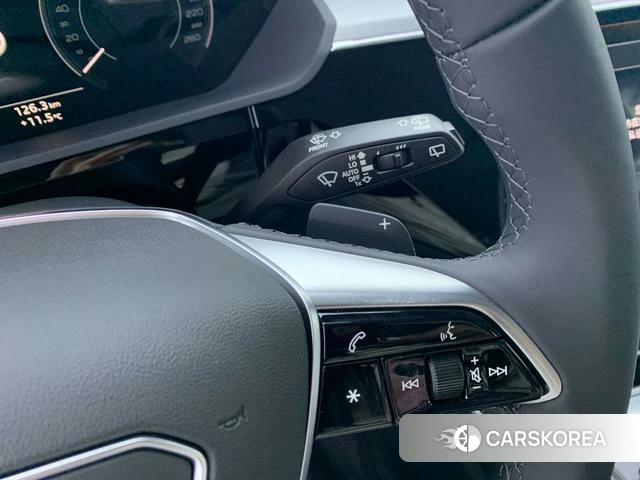 Audi e-tron 2026 Белый из Китая