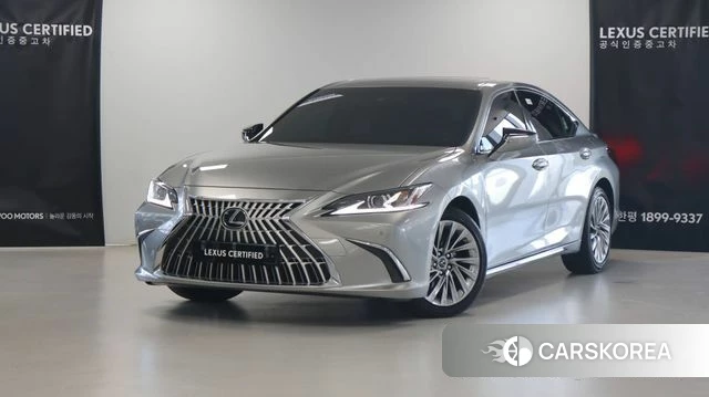 Lexus ES300h 7th generation 2025 Золотой двухцветный из Кореи