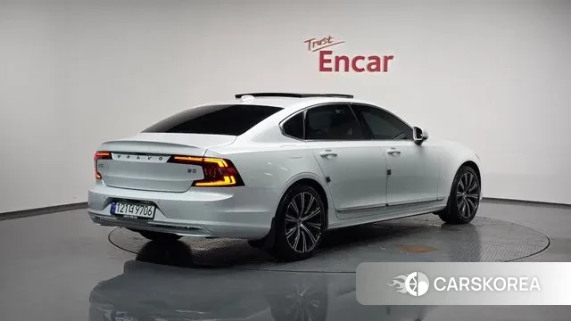 Volvo S90 2023 Белый из Кореи