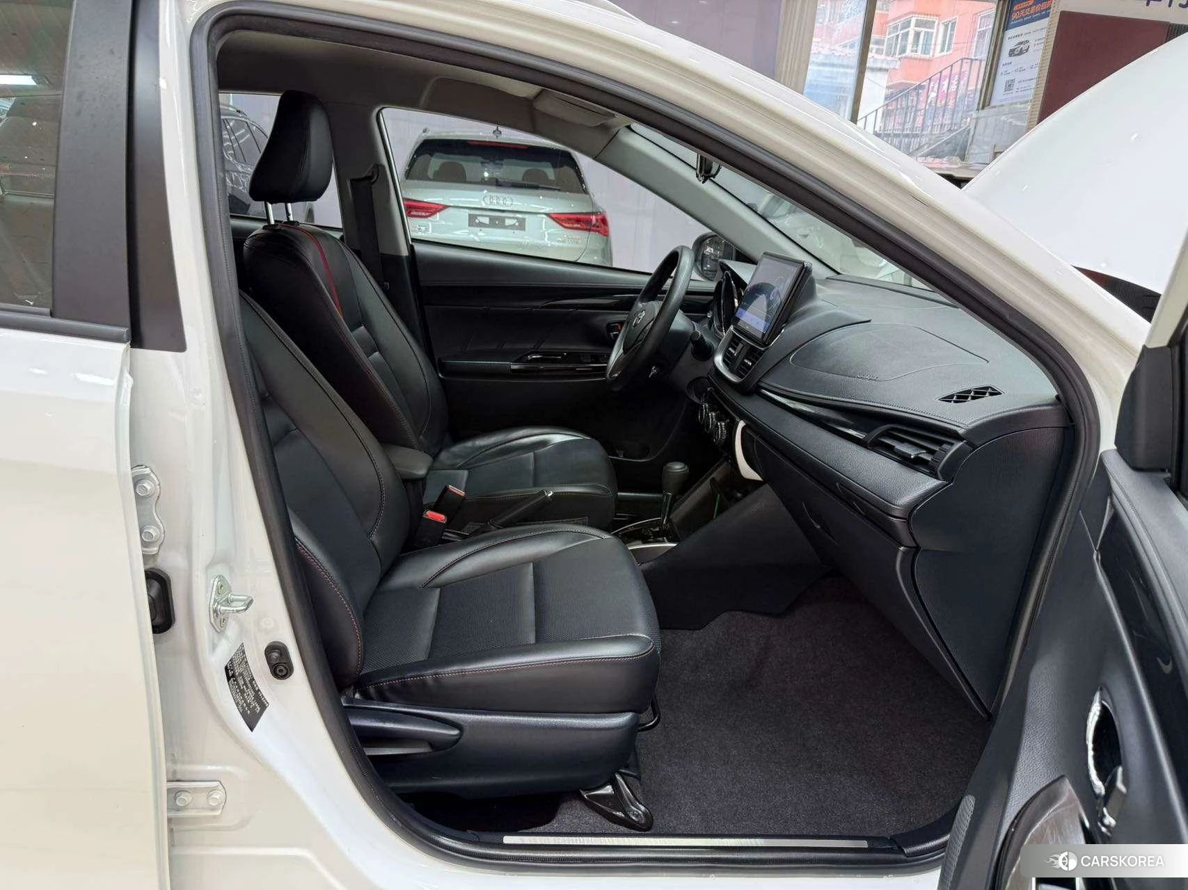 Toyota YARIS L Zhixuan 2021 Белый из Китая
