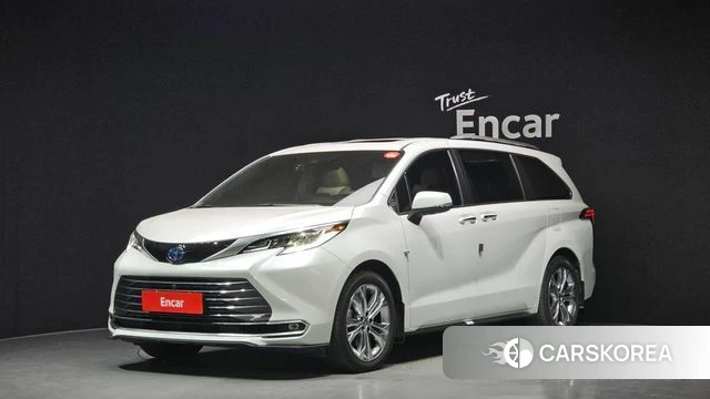 Toyota Sienna 4th Generation 2023 Белый из Кореи