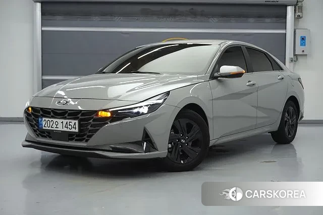 Hyundai Avante (CN7) 2023 Серебристо-серый из Кореи