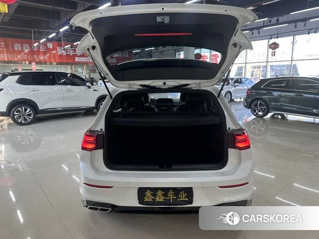Volkswagen Golf 2023 Белый из Китая