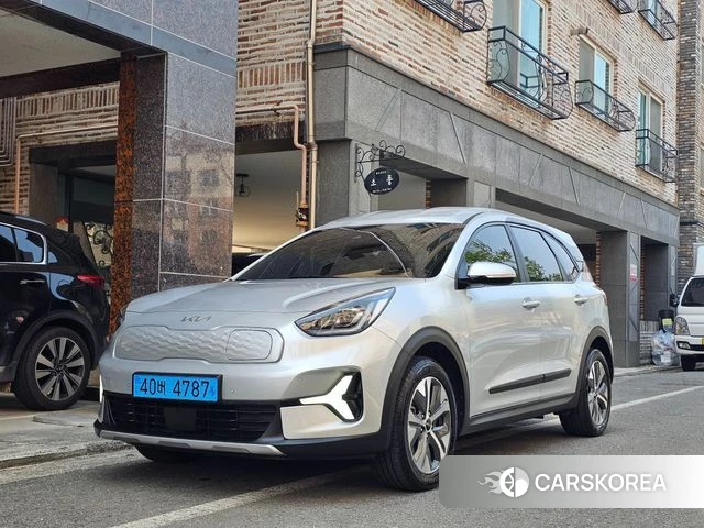 Kia Niro Plus 2023 Серебряный из Кореи