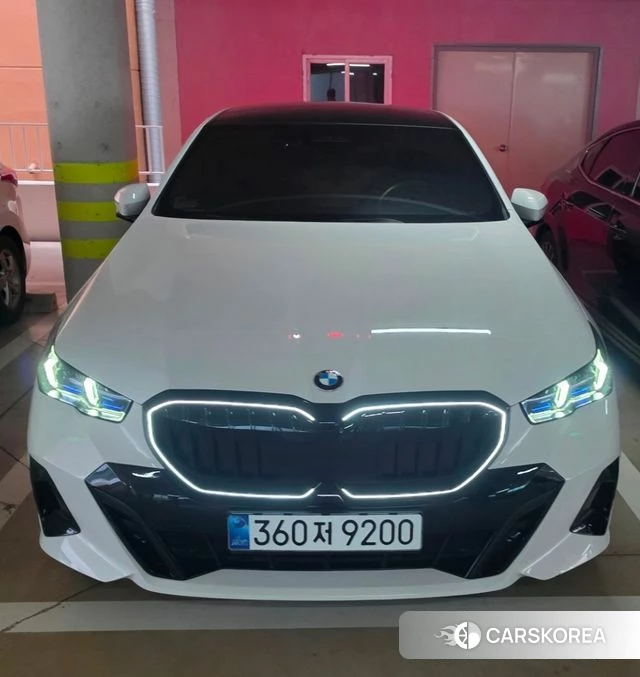 BMW 5 Series (G60) 2025 Белый из Кореи