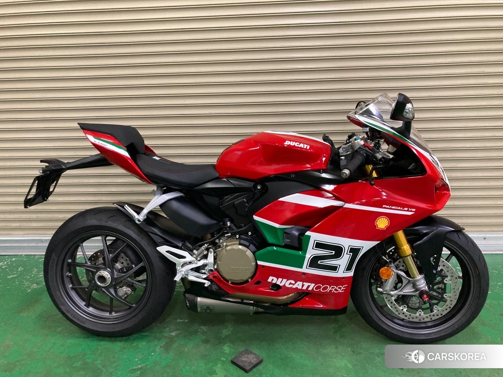Проданный Ducati PANIGALE V2 2023 из Японии