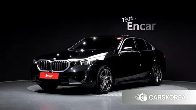 BMW 5 Series (G60) 2023 Черный из Кореи