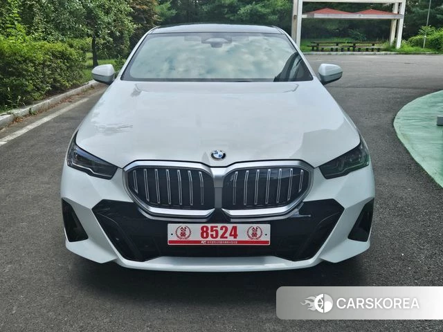 BMW 5 Series (G60) 2025 Белый из Кореи