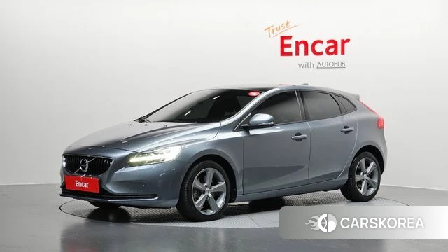 Volvo V40 2018 Серый из Кореи